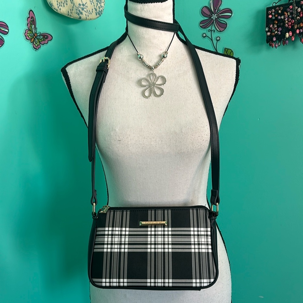 Black & white striped shoulder bag